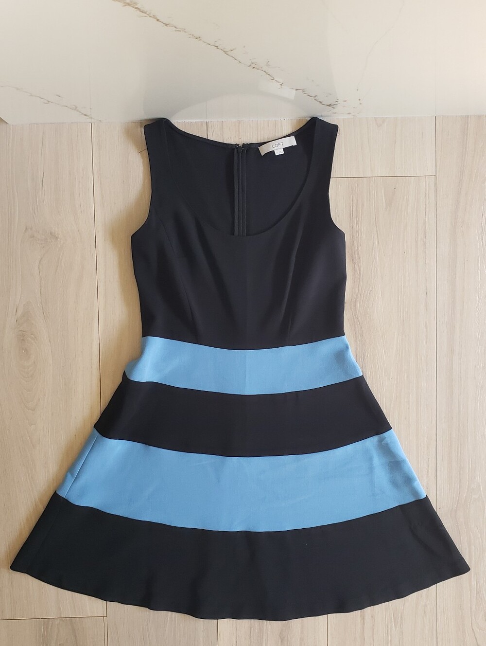 LOFT Fit and Flare Dress Womens 2 Black Blue‎ Striped Sleeveless Skater Mini